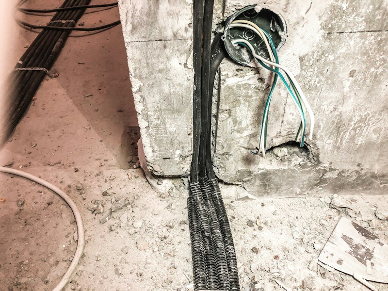 Roza para canalización eléctrica